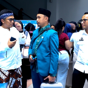ISTRI WAPRES KUNJUNGI BOOTH BNN DI RAKERNAS X PKK DAN PERINGATAN HKG PKK KE-53 — foto 5