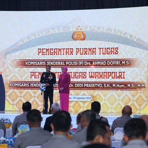 SESTAMA BNN RI HADIR DI ACARA PISAH SAMBUT WAKAPOLRI DI PTIK — foto 2